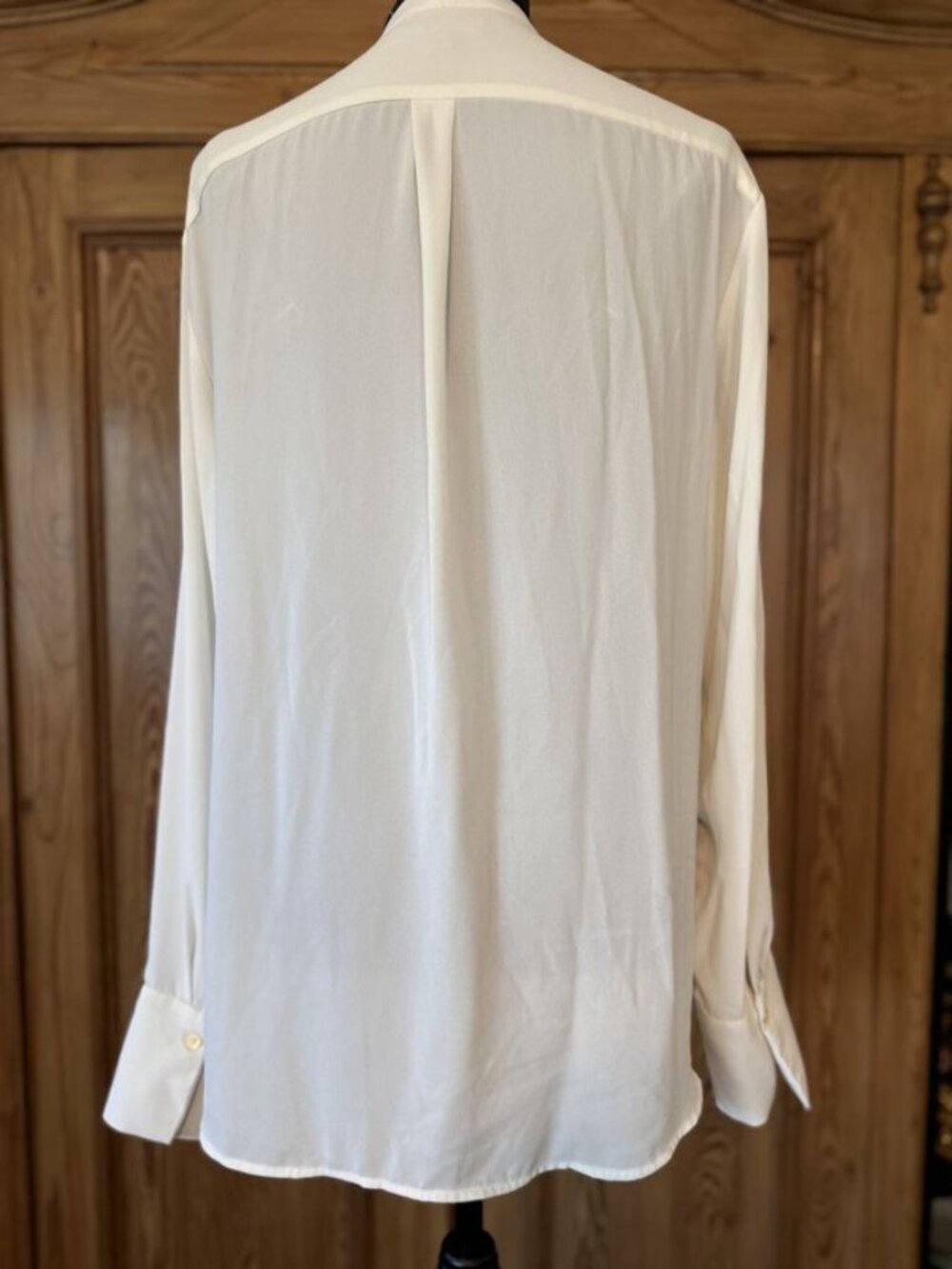 Banana Republic Ivory Blouse with Black Ribbon Tie Size XL - Picture 3 of 6